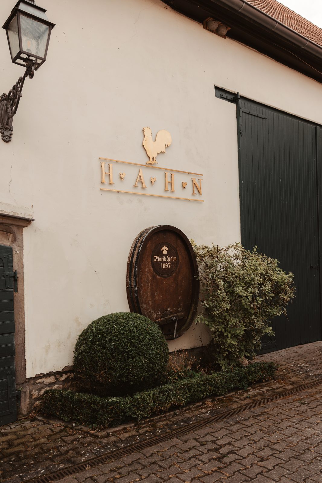 Eingang des Weingut Hahn in Hochborn in Rheinhessen